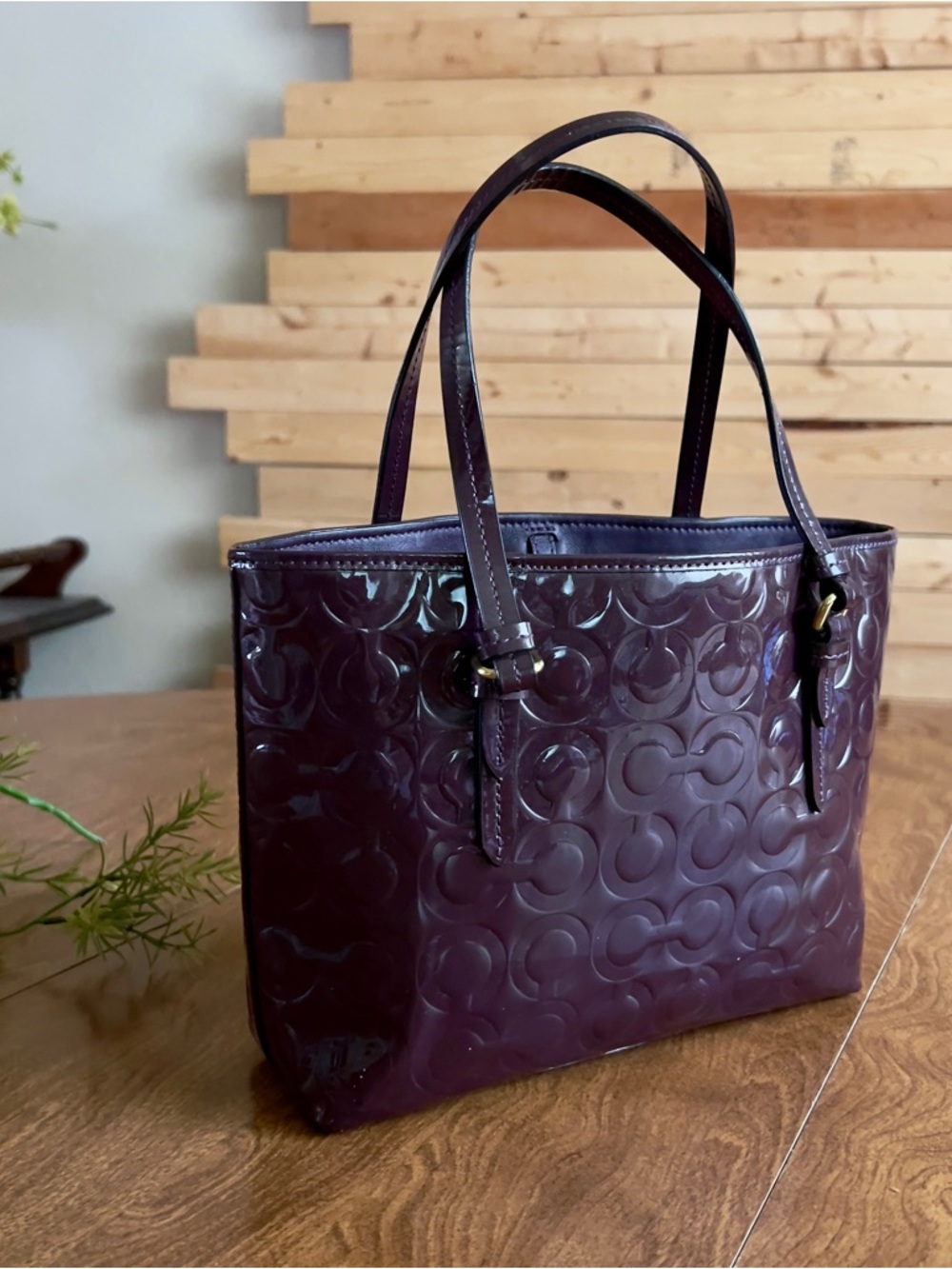 COACH Violet Peyton OP Art Embossed Patent Leather Brass Hardware Small tote Bag - Picture 5 of 13